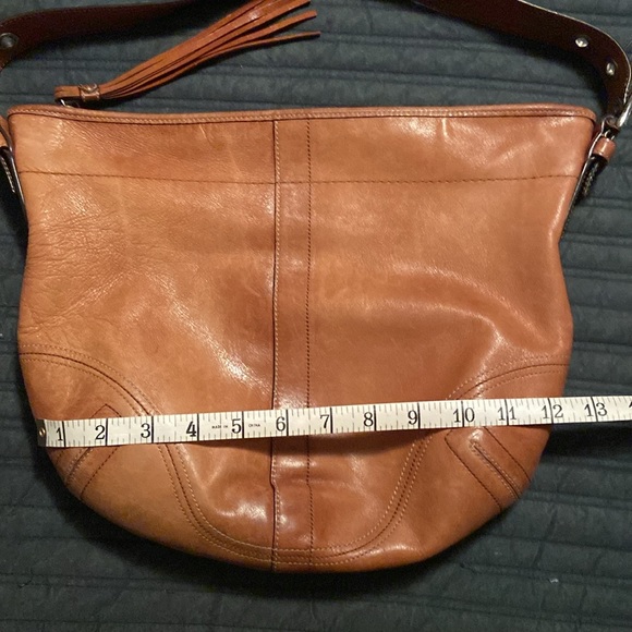 COACH shoulder purse - Picture 3 of 10